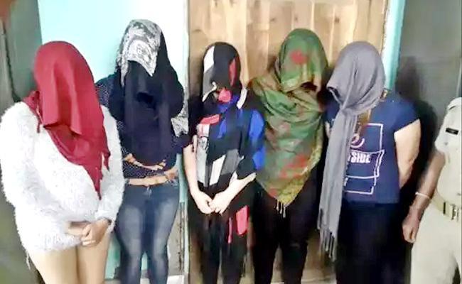 Five Arrested For Running A Prostitution Racket In Visakhapatnam South 